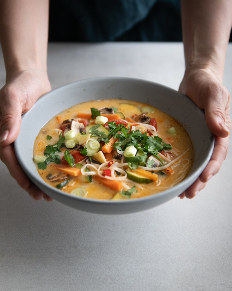 Read more about the article TOM YUM POLIEVKA